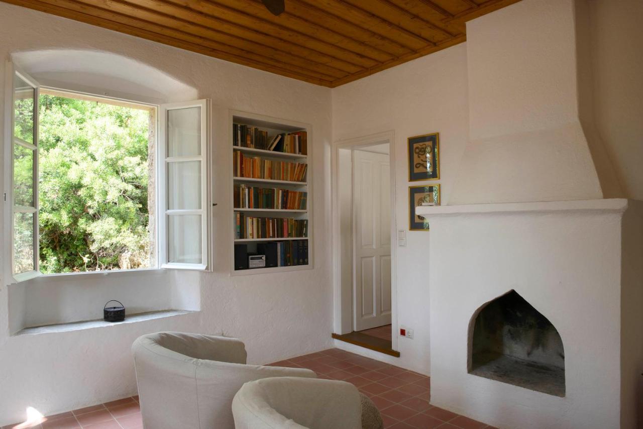 Bed and Breakfast Patrick & Joan Leigh Fermor House Kardamyli Exterior foto